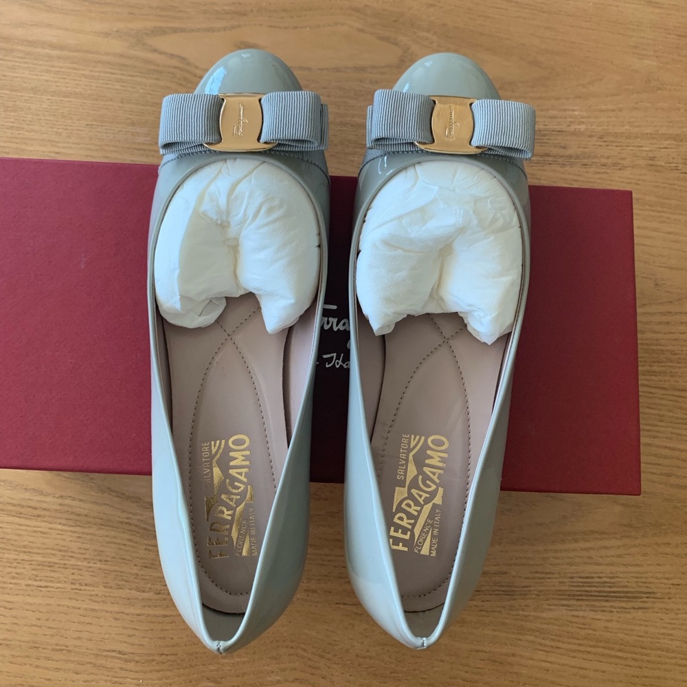BRAND NEW!! Salvatore Ferragamo Varina Flats
